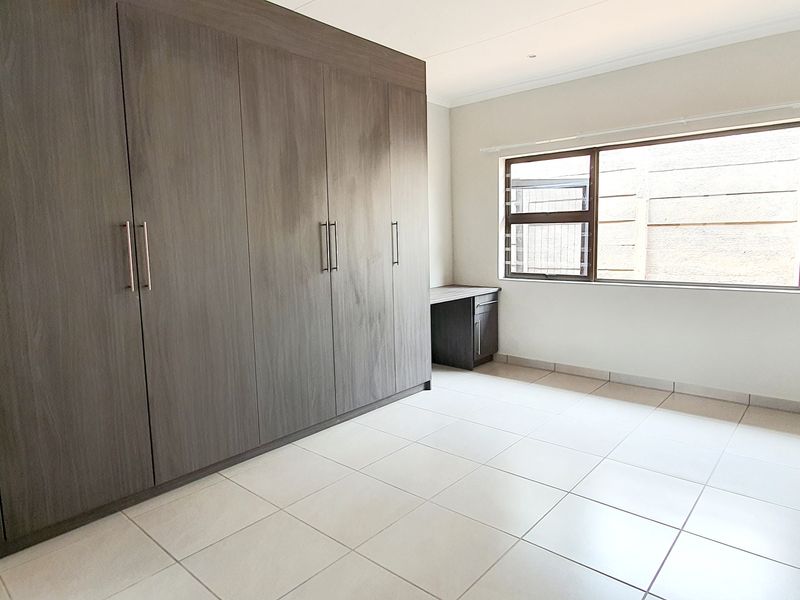 Stylish 3 bedrooms to rent in Louis Trichardt - Photo 8