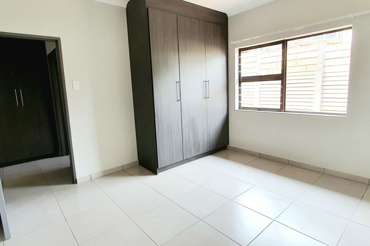 Stylish 3 bedrooms to rent in Louis Trichardt - Photo 5