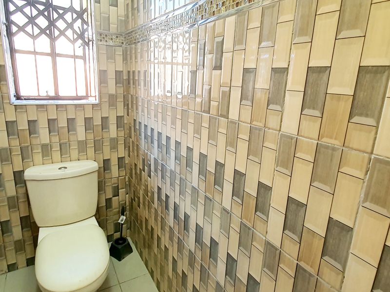 Newly Renovated 2 Bedroom flat to rent in Louis Trichardt - Photo 9