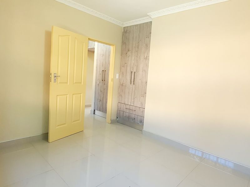 Newly Renovated 2 Bedroom flat to rent in Louis Trichardt - Photo 7