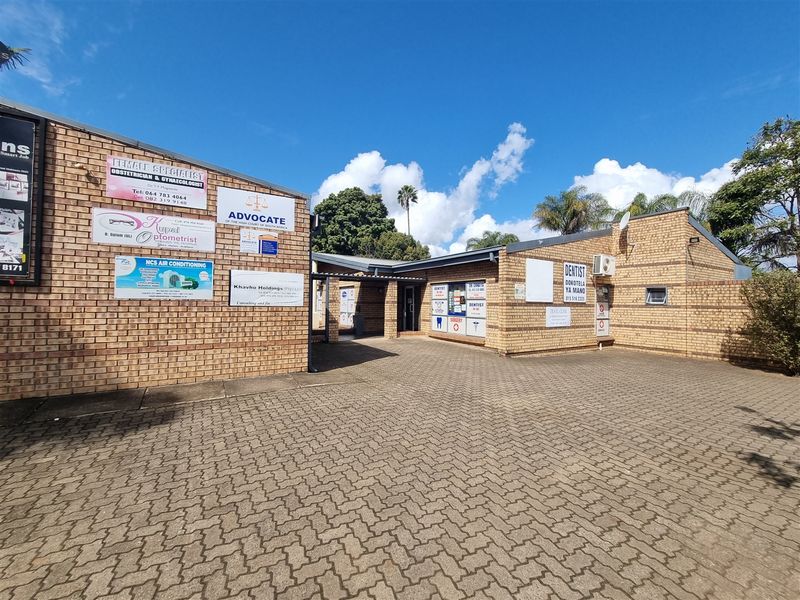 Complex for Sale in Louis Trichardt with 6 Office spaces ! - Photo 8