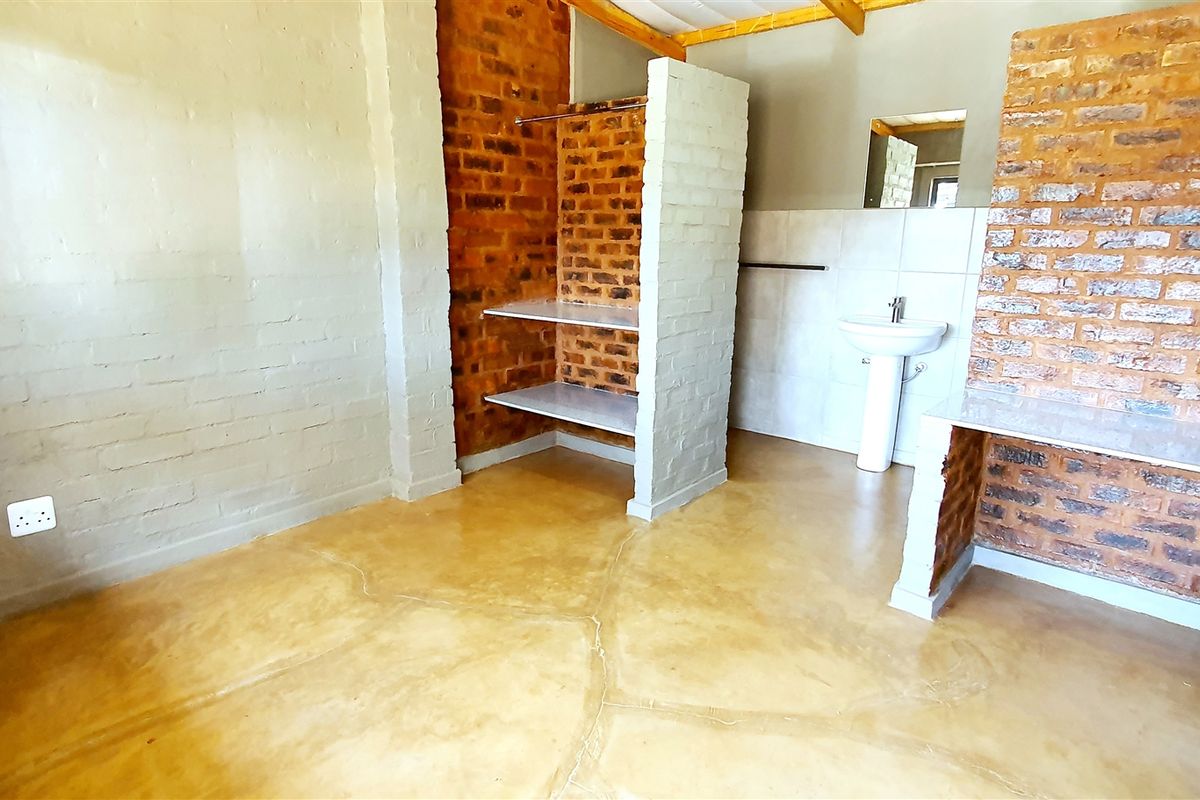 Newly built rooms to rent in New Town, Louis Trichardt - Photo 2