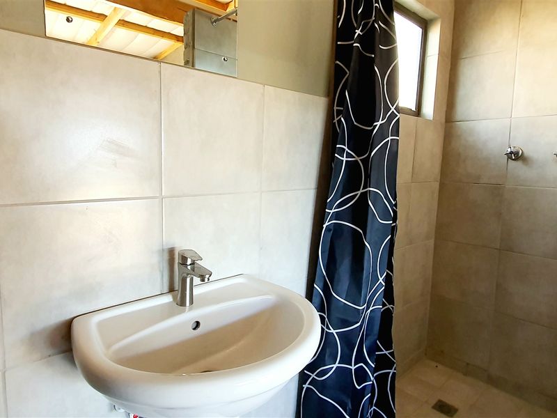 Newly built rooms to rent in New Town, Louis Trichardt - Photo 5