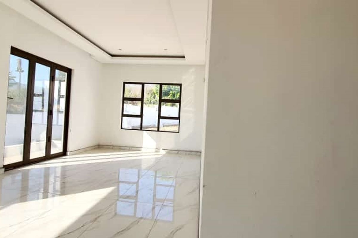 Beautiful Family Home for sale in New Town, Louis Trichardt - Photo 2