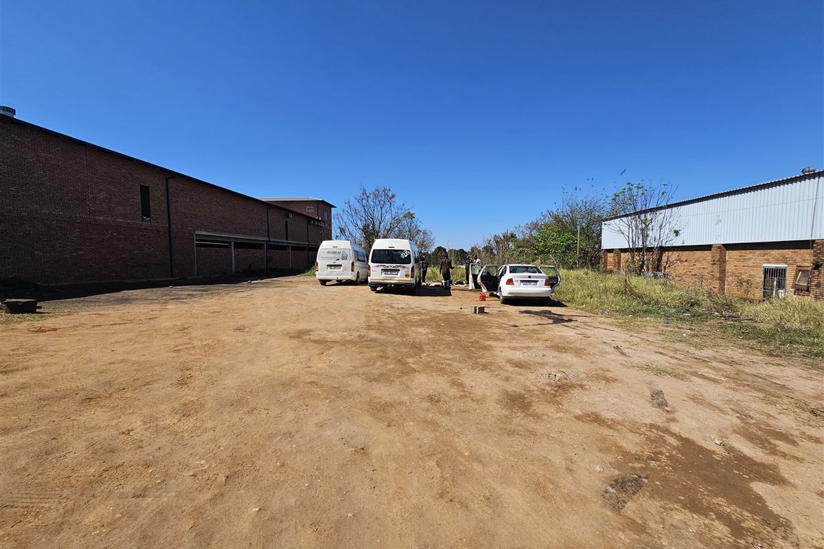 Commercial stand 2855m2 for sale in Louis Trichardt, CBD - Photo 2