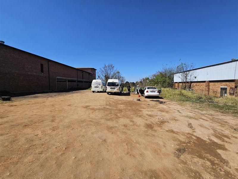 Commercial stand 2855m2 for sale in Louis Trichardt, CBD - Photo 2