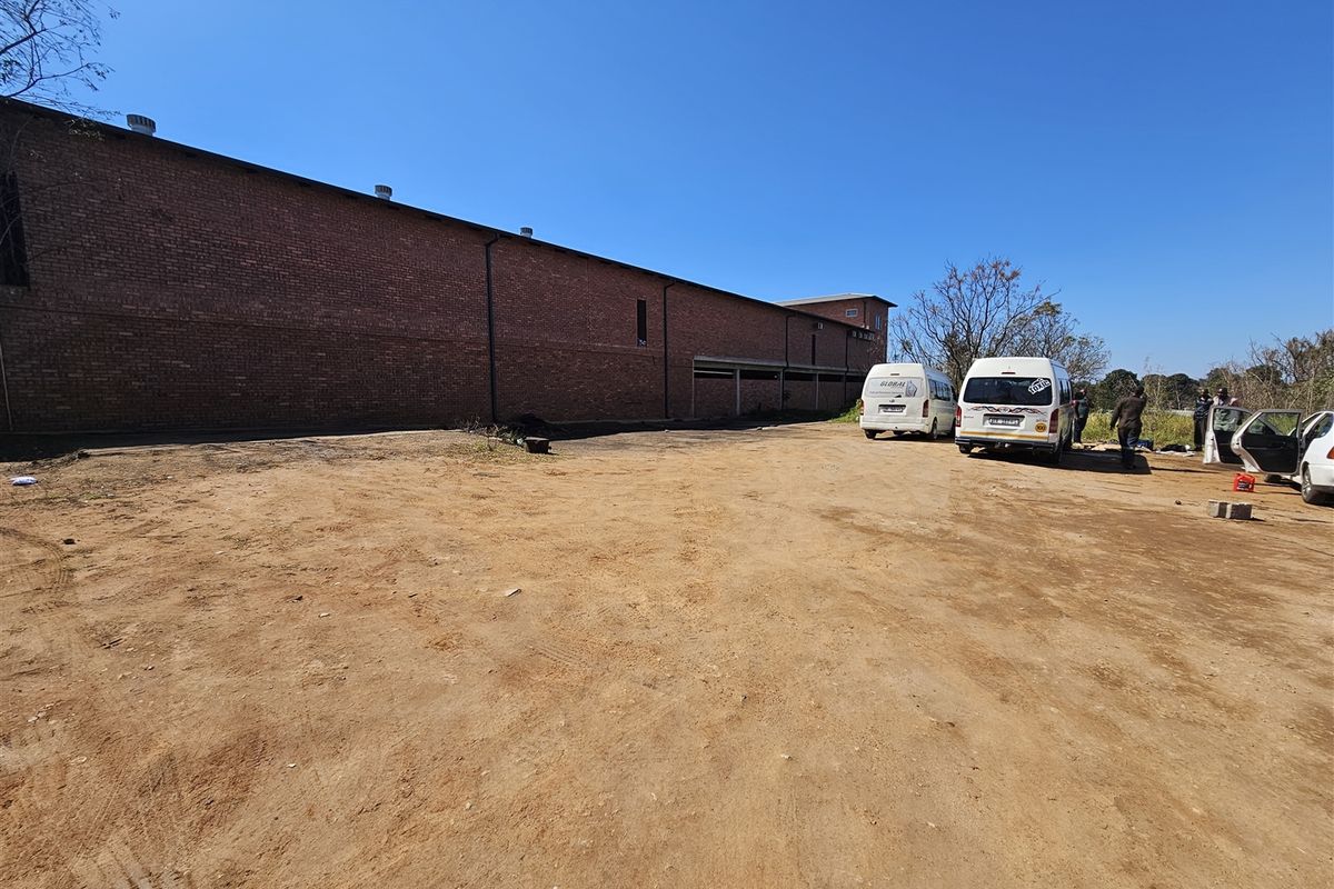 Commercial stand 2855m2 for sale in Louis Trichardt, CBD - Photo 3