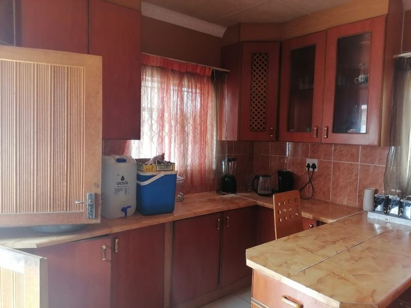 3 Bedroom House for sale in Louis Trichardt. - Photo 5