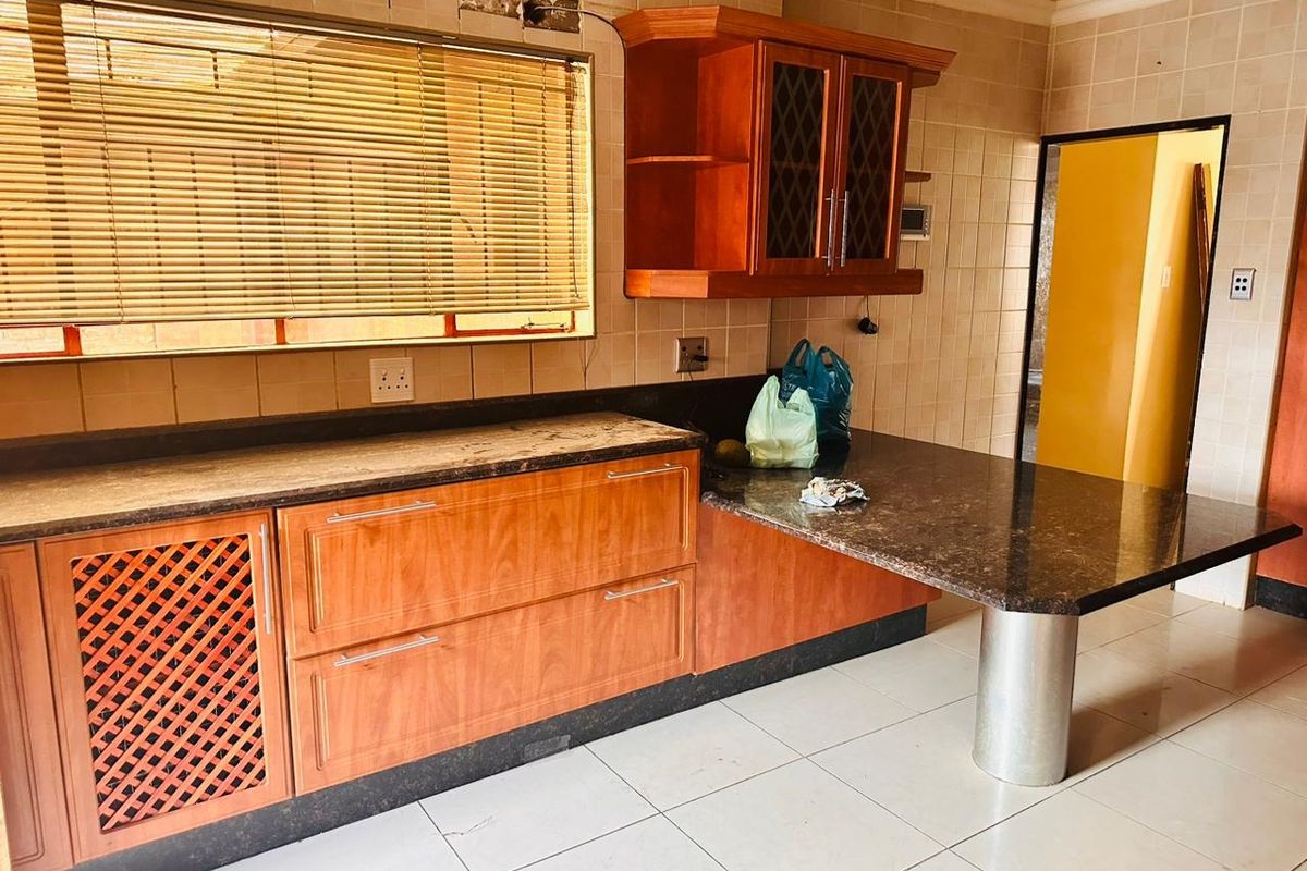 3 Bedroom House for sale in Louis Trichardt. - Photo 2
