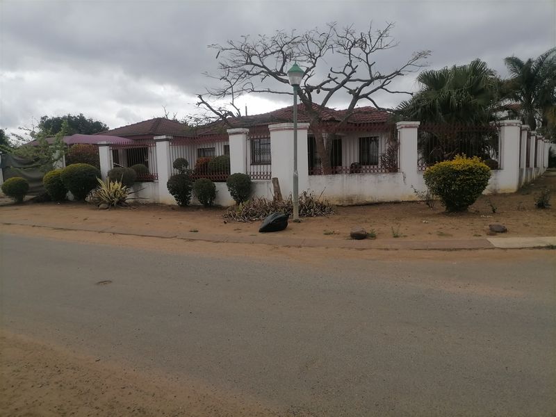3 Bedroom House for sale in Louis Trichardt. - Photo 10