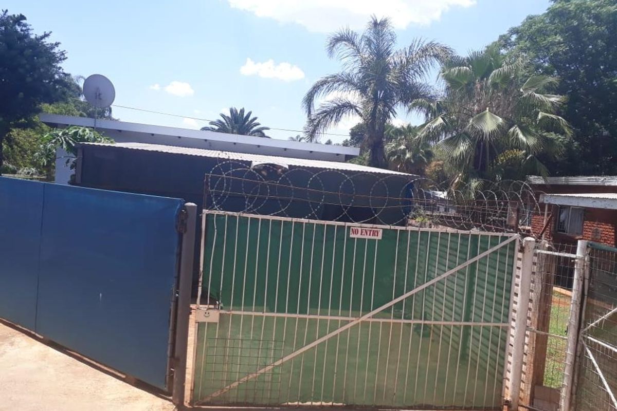 Attention Investors: Property full of potential! - Photo 4