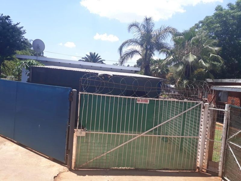 Attention Investors: Property full of potential! - Photo 4