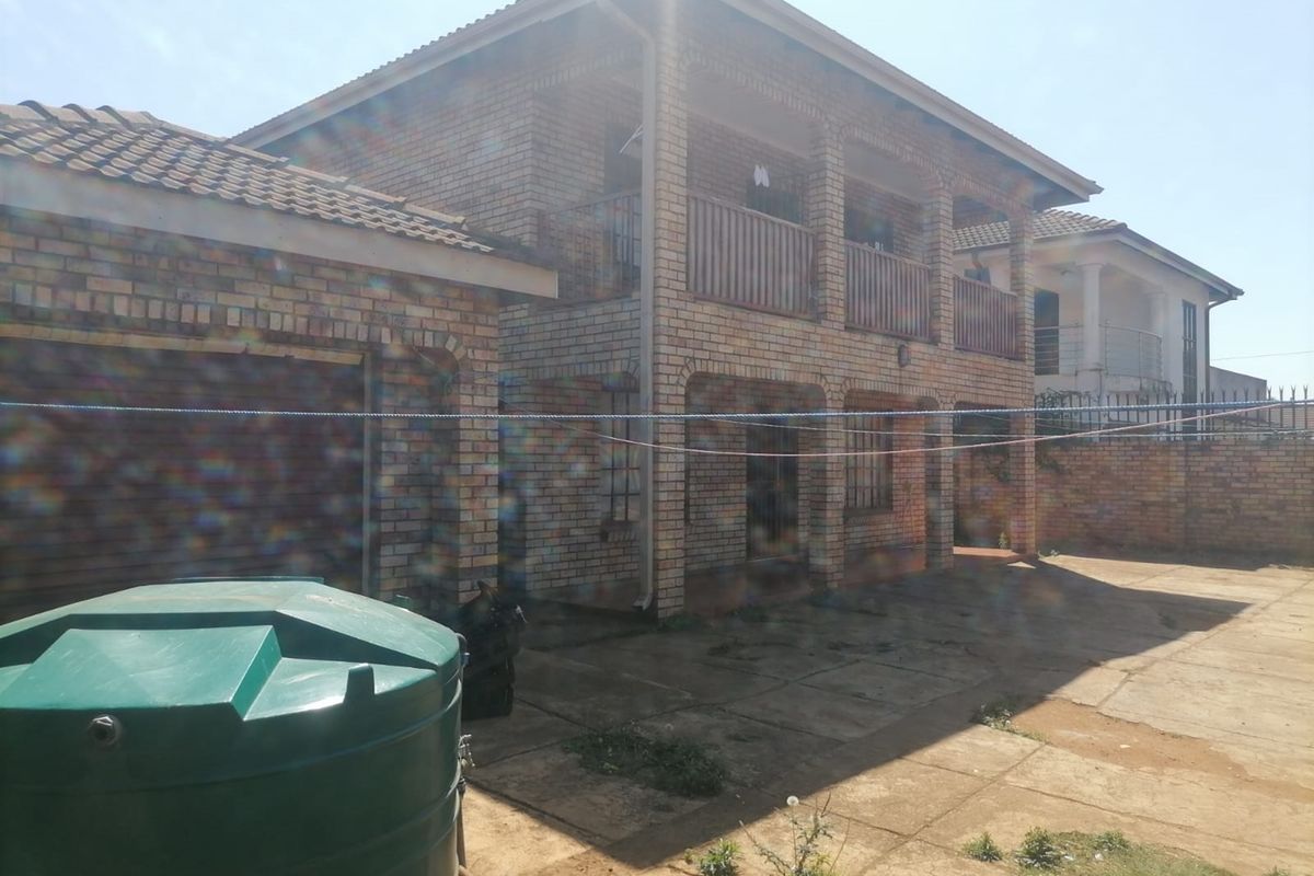 Property full of potential - Photo 2