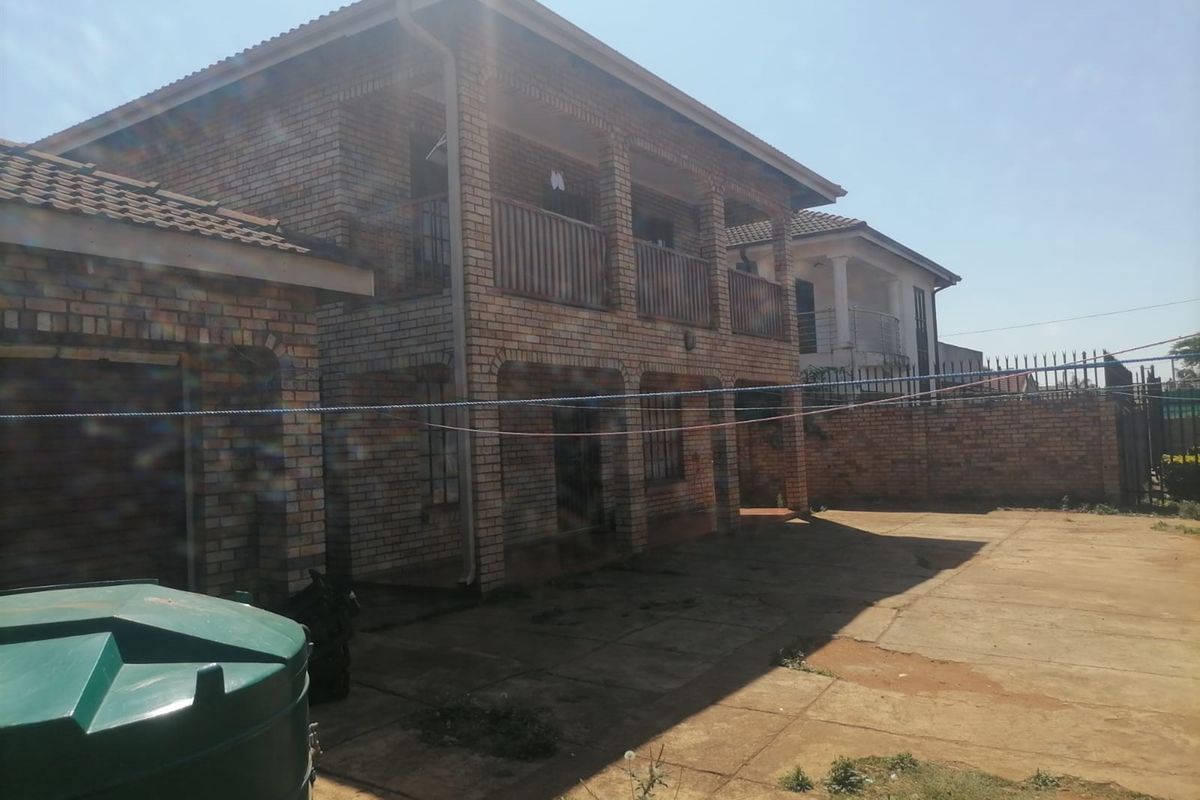 Property full of potential - Photo 4