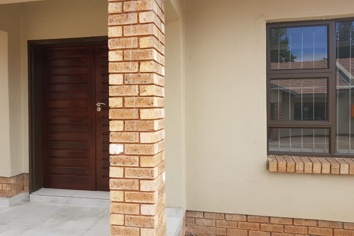 Immaculate two bedroom Unit for rent in CBD, Louis Trichardt - Photo 2