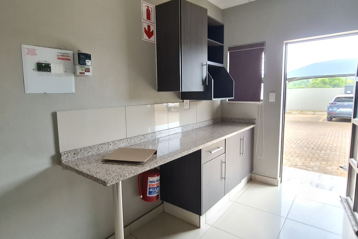 Bachelor Unit for rent in New Town, Louis Trichardt - Photo 3