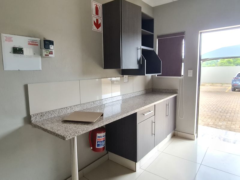 Bachelor Unit for rent in New Town, Louis Trichardt - Photo 3