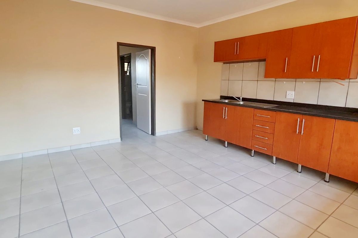 One bedroom Apartment for rent in CBD, Louis Trichardt - Photo 2