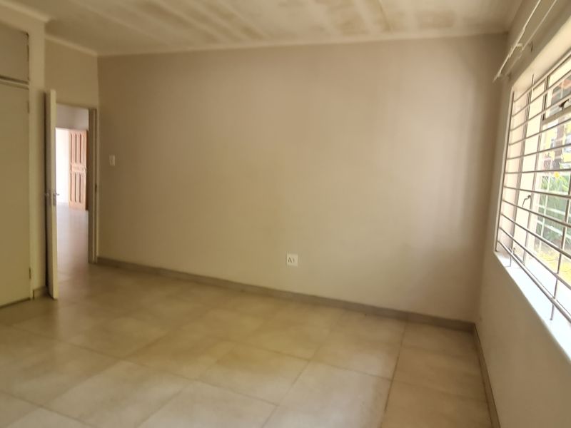Upmarket 3 bedroom to rent in Louis trichardt - Photo 6