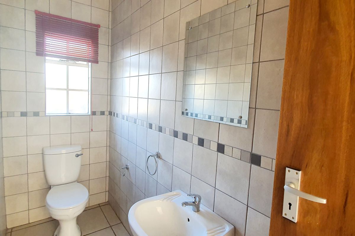 Well-known 2 Bedroom in complex to Rent in CBD area, Louis Trichardt - Photo 4