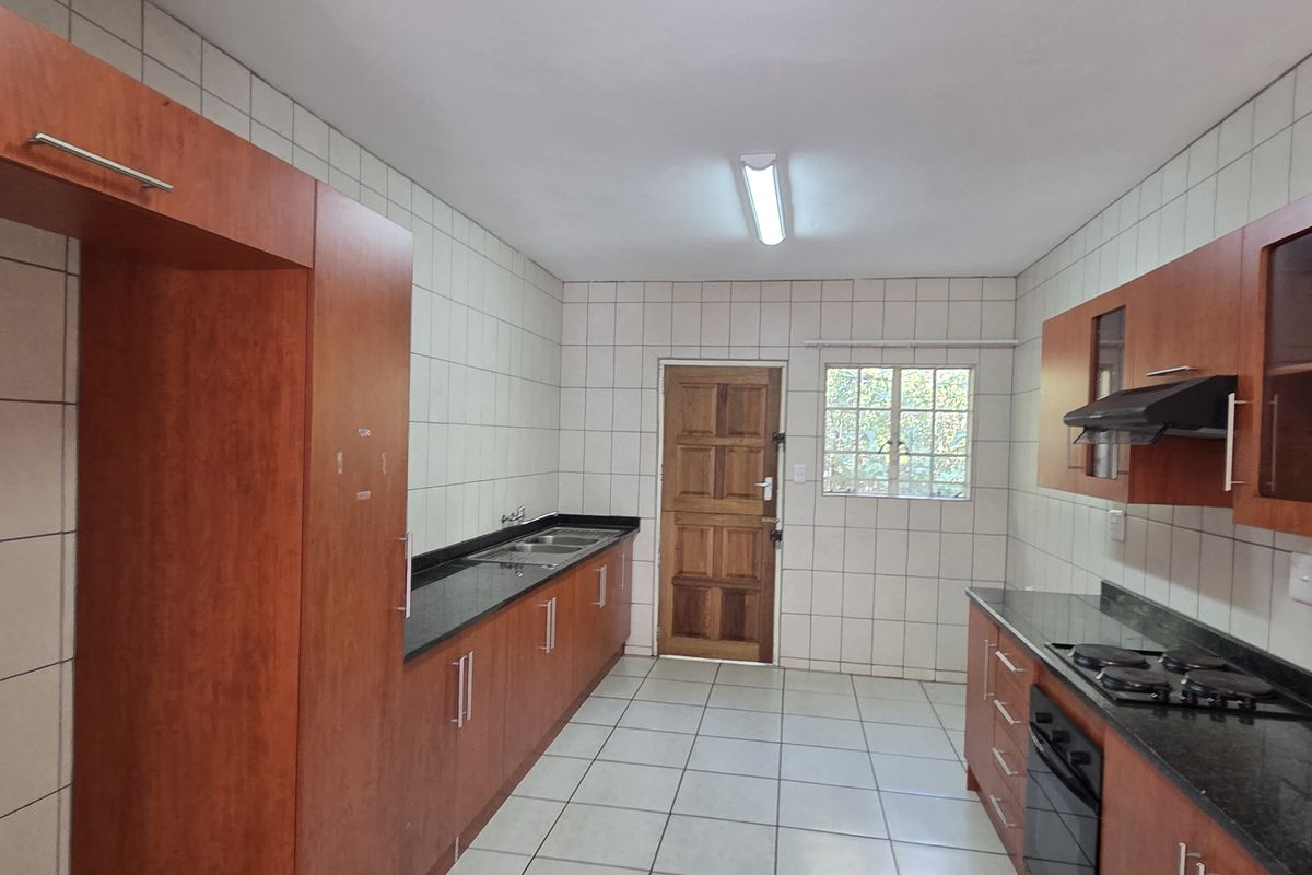 Well-known 2 Bedroom in complex to Rent in CBD area, Louis Trichardt - Photo 3