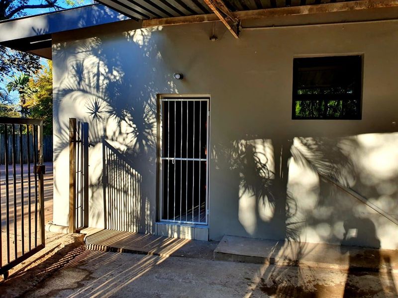 Luxurious  bachelor to rent in CBD, Louis Trichardt