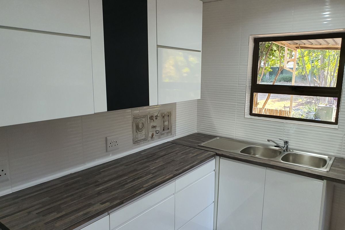 Luxurious  bachelor to rent in CBD, Louis Trichardt - Photo 3