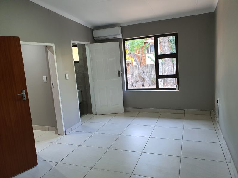 Luxurious  bachelor to rent in CBD, Louis Trichardt - Photo 6