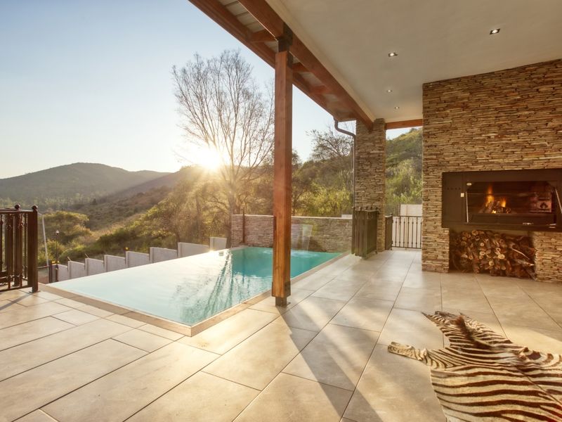 Immaculate 6 bedroom Dream Home - Photo 3