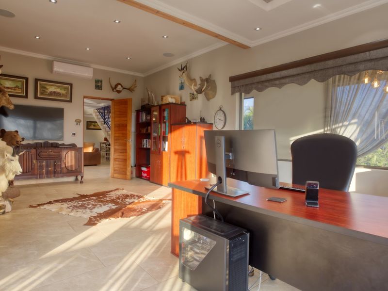 Immaculate 6 bedroom Dream Home - Photo 9