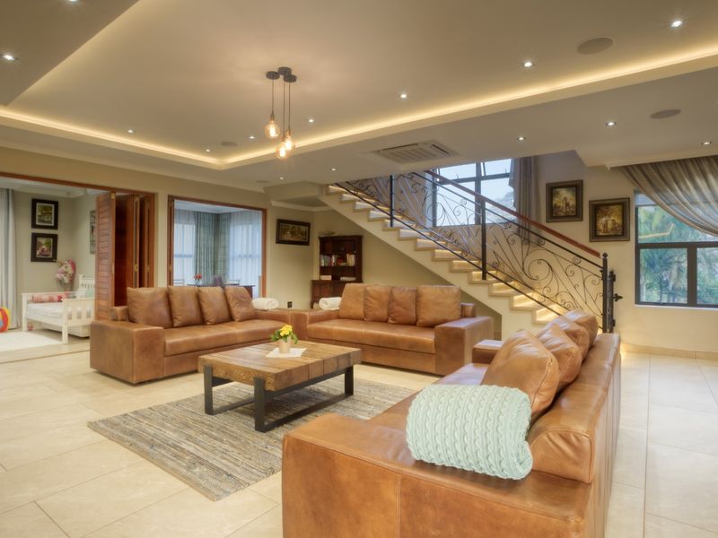 Immaculate 6 bedroom Dream Home - Photo 2