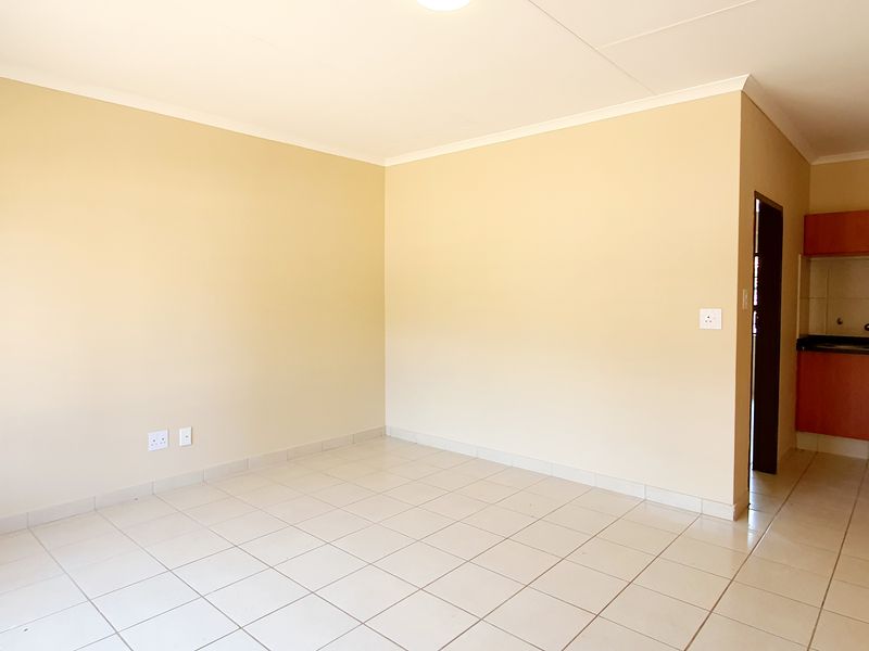 Modern One Bedroom flat to rent in Louis Trichardt - Photo 2