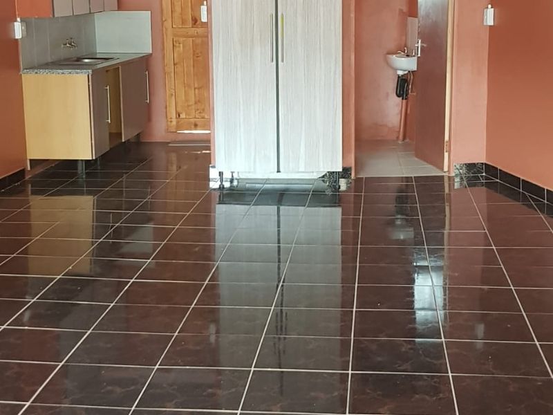 Modern house for sale in Tshikota - Photo 4