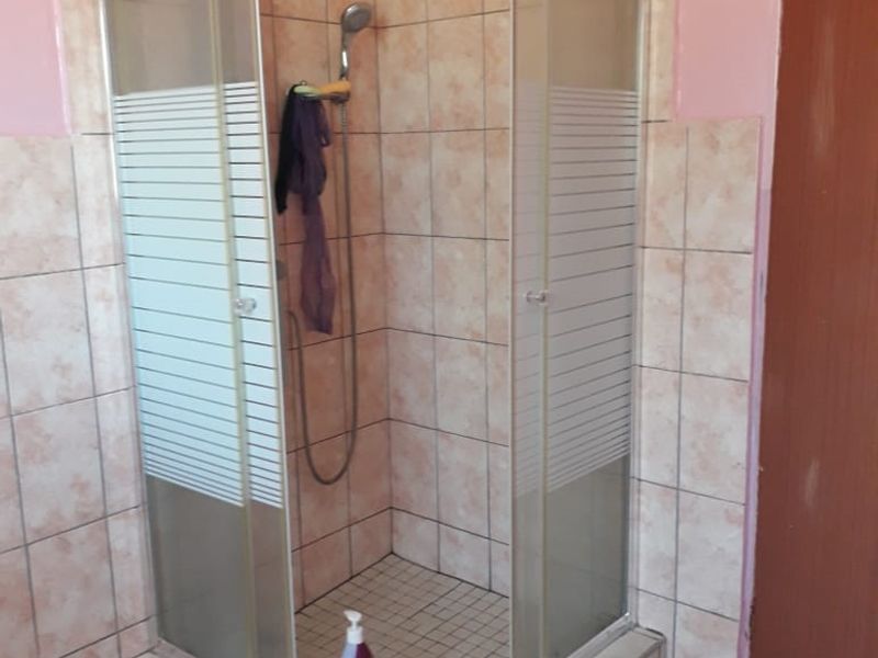 Modern house for sale in Tshikota - Photo 9