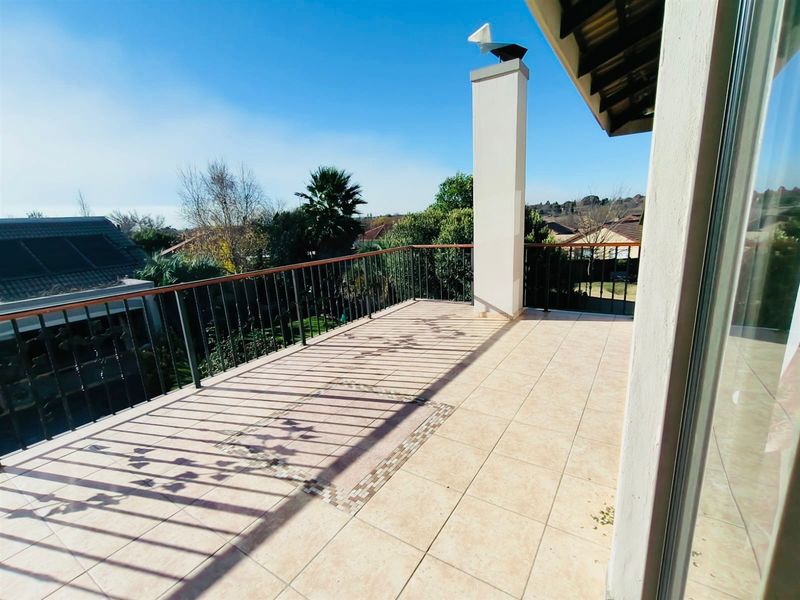 Life with Luxury, Indulgence and Convenience! - Photo 5