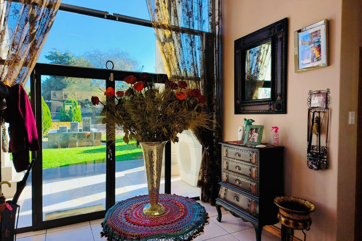 Life with Luxury, Indulgence and Convenience! - Photo 3