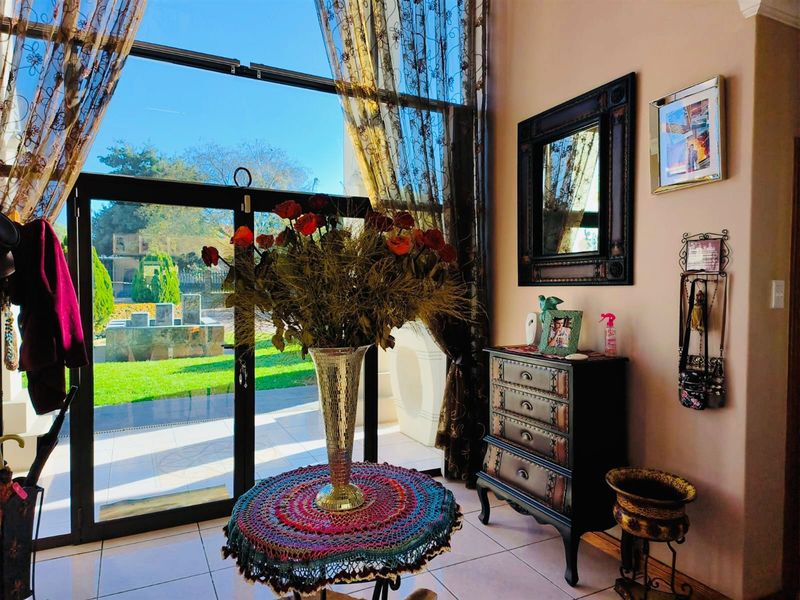 Life with Luxury, Indulgence and Convenience! - Photo 3