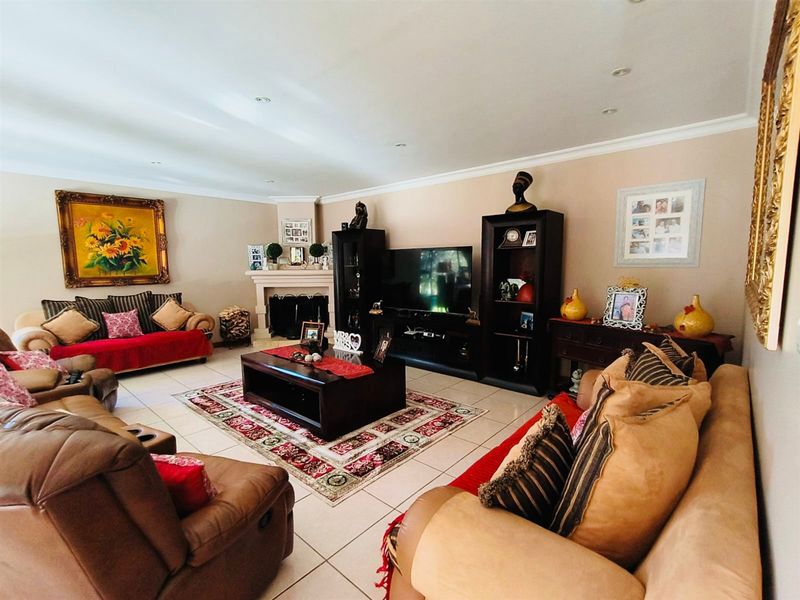 Life with Luxury, Indulgence and Convenience! - Photo 10