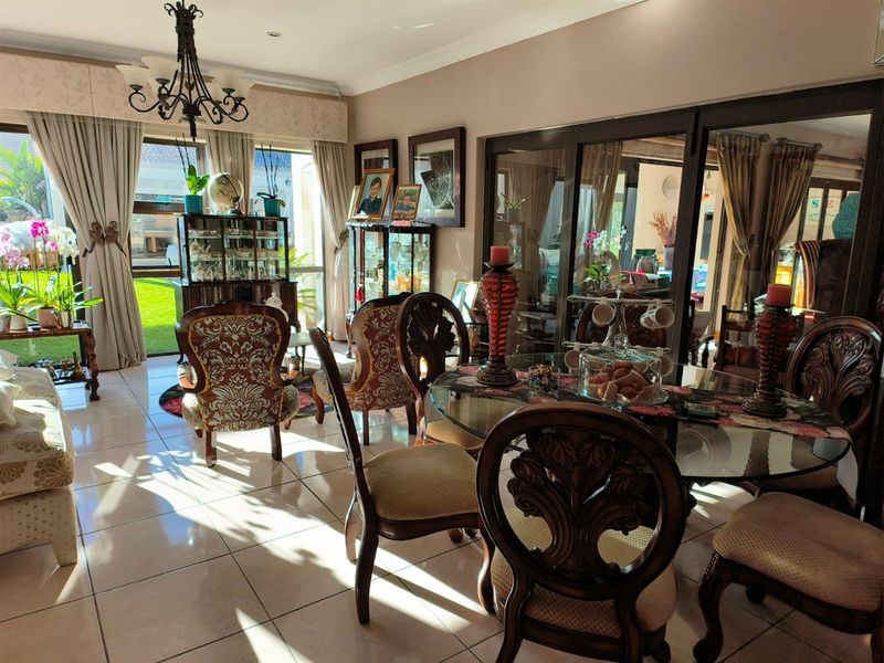 Life with Luxury, Indulgence and Convenience! - Photo 9