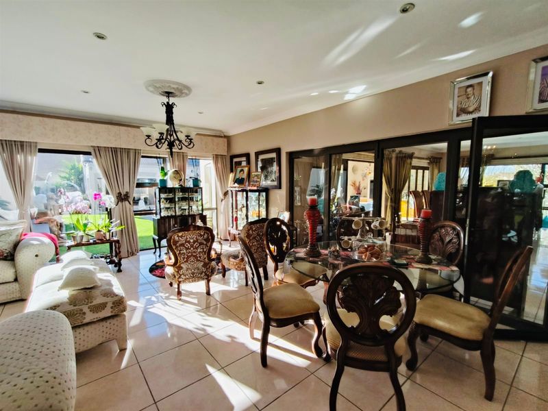 Life with Luxury, Indulgence and Convenience! - Photo 8