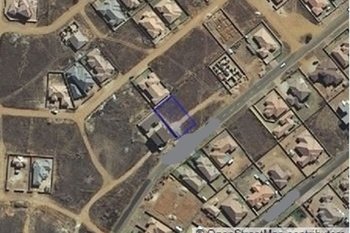 Just Waiting For Your Imagination! - Photo 4