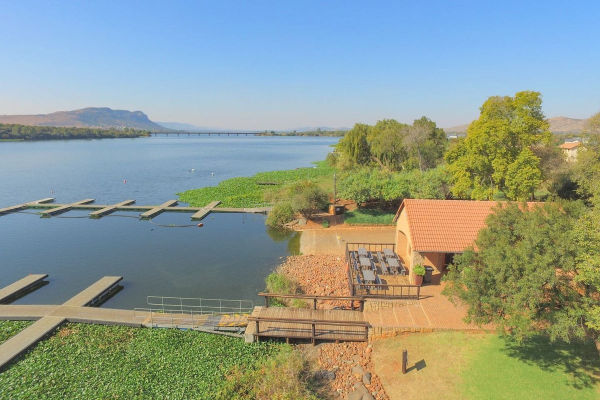 Large Double Stand in Sought After Estate!! - Photo 3