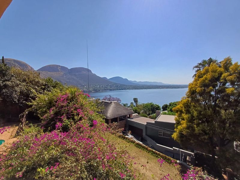 4 Bedroom Executive Lifestyle Home - Photo 3