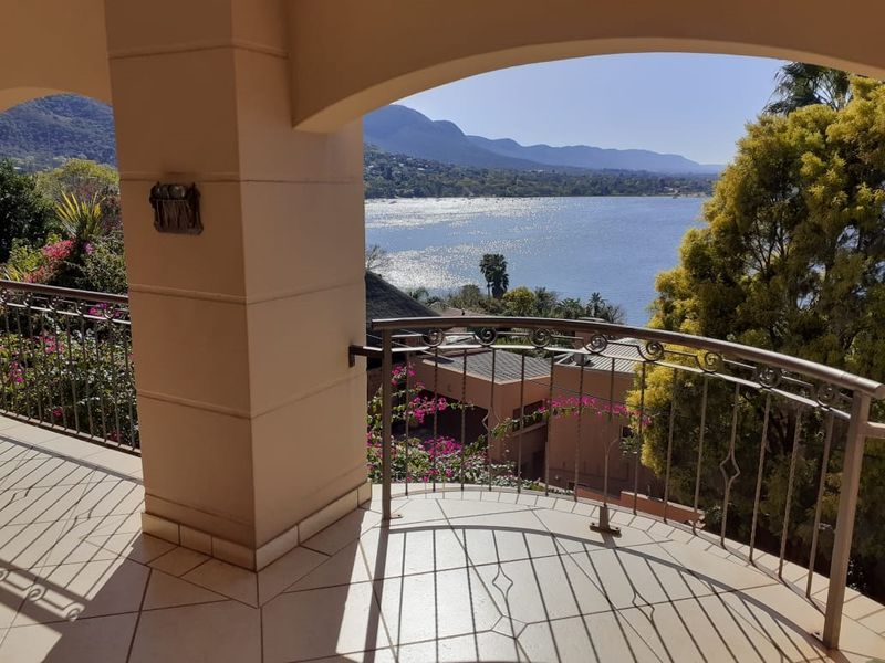 4 Bedroom Executive Lifestyle Home - Photo 7