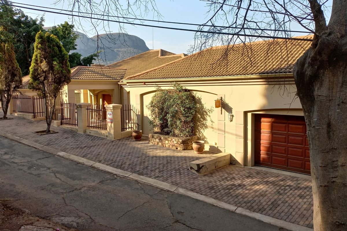 4 Bedroom Executive Lifestyle Home - Photo 2