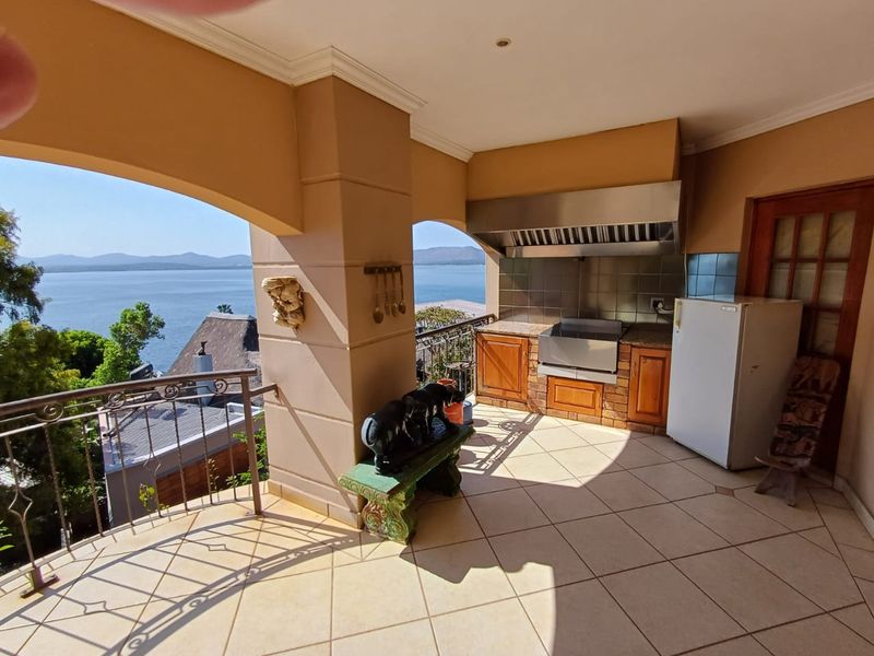 4 Bedroom Executive Lifestyle Home - Photo 5