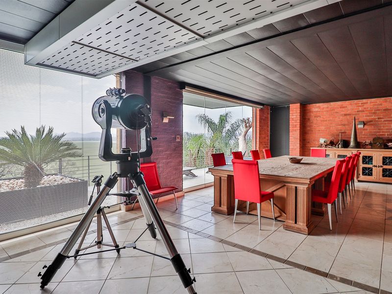 3 Bedroom ULTRA Modern Executive Home - Photo 10