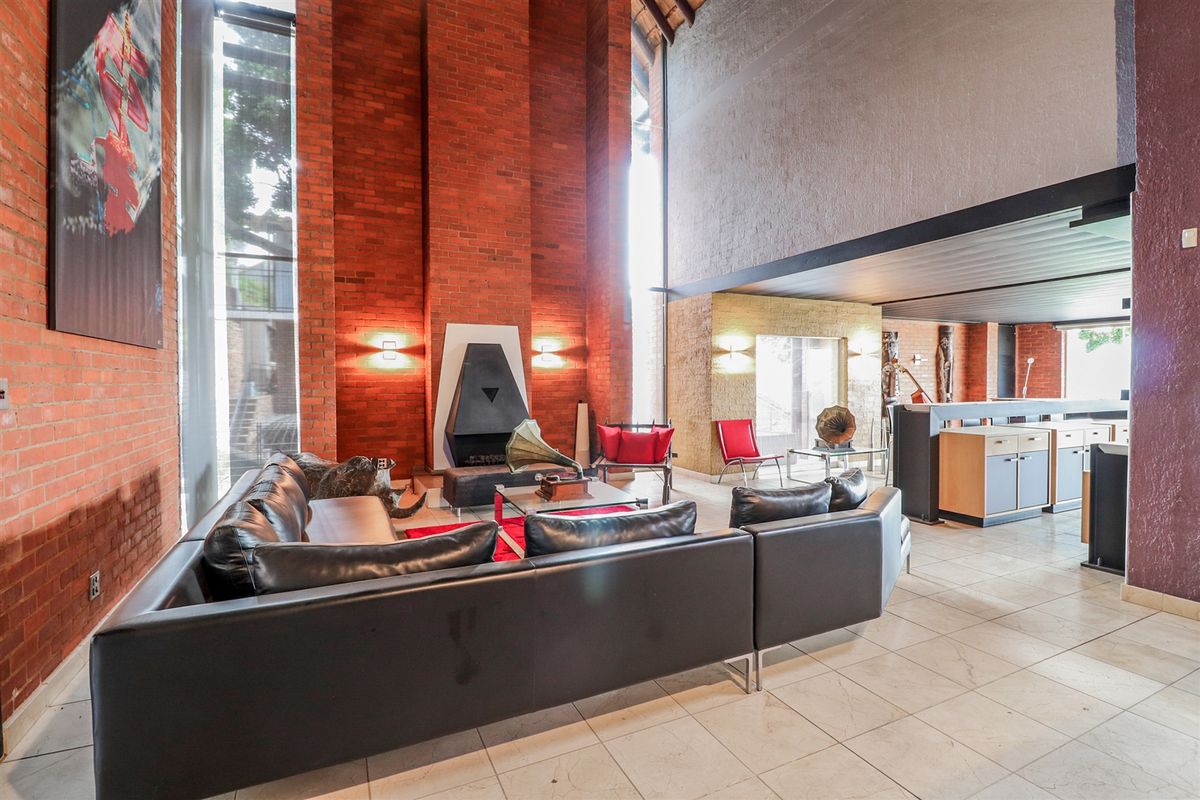 3 Bedroom ULTRA Modern Executive Home - Photo 3