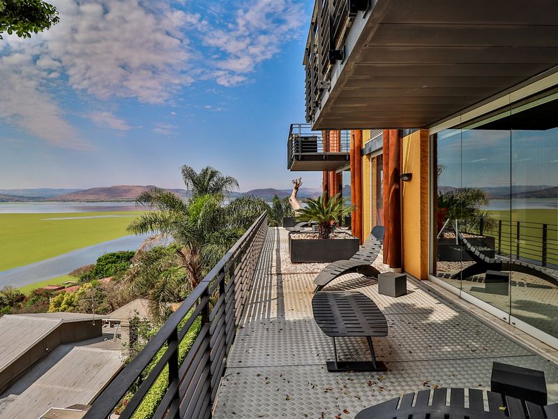 3 Bedroom ULTRA Modern Executive Home - Photo 2