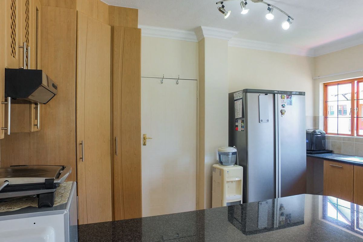 Lovely Townhouse!!! - Photo 5